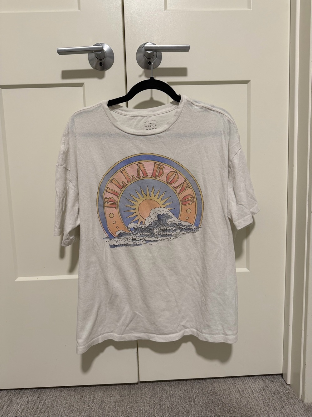 Billabong White Short-Sleeve Tee with Retro Sun & Wave Graphic